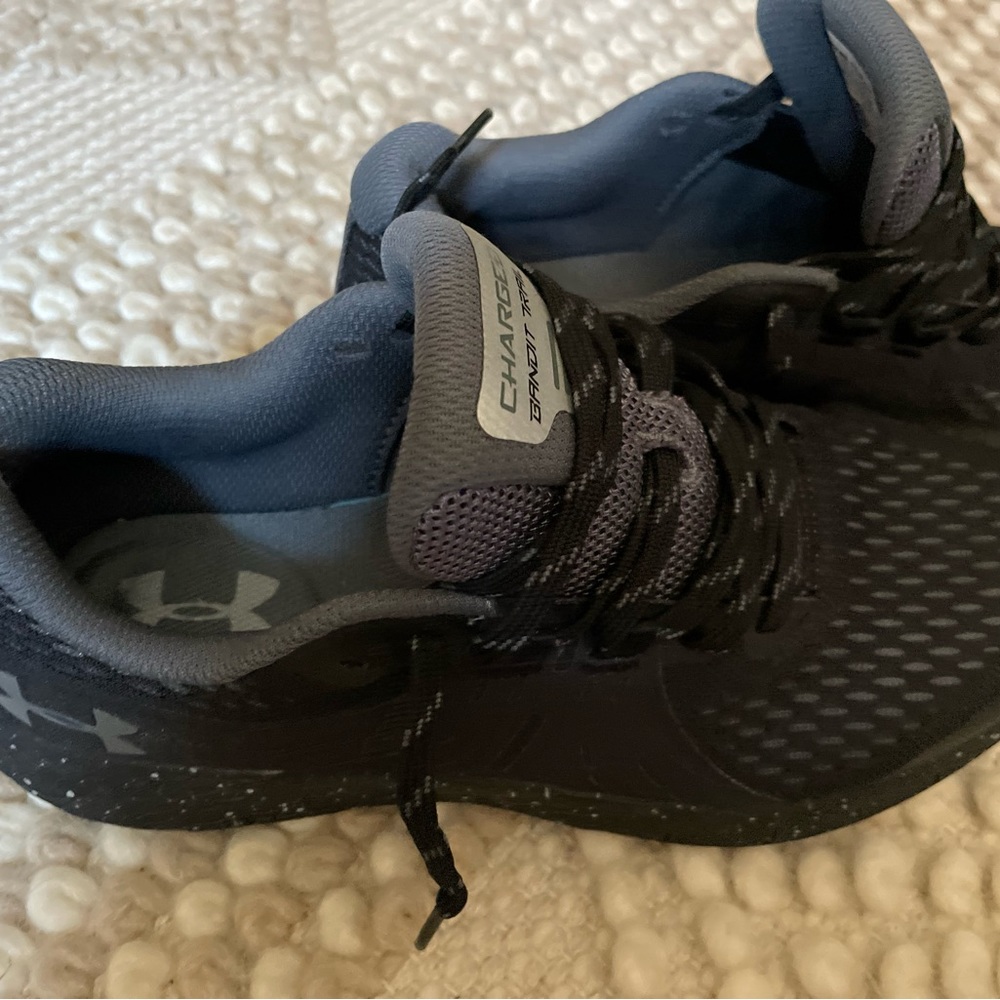 Under Armour mens size 8.5 bandit trail